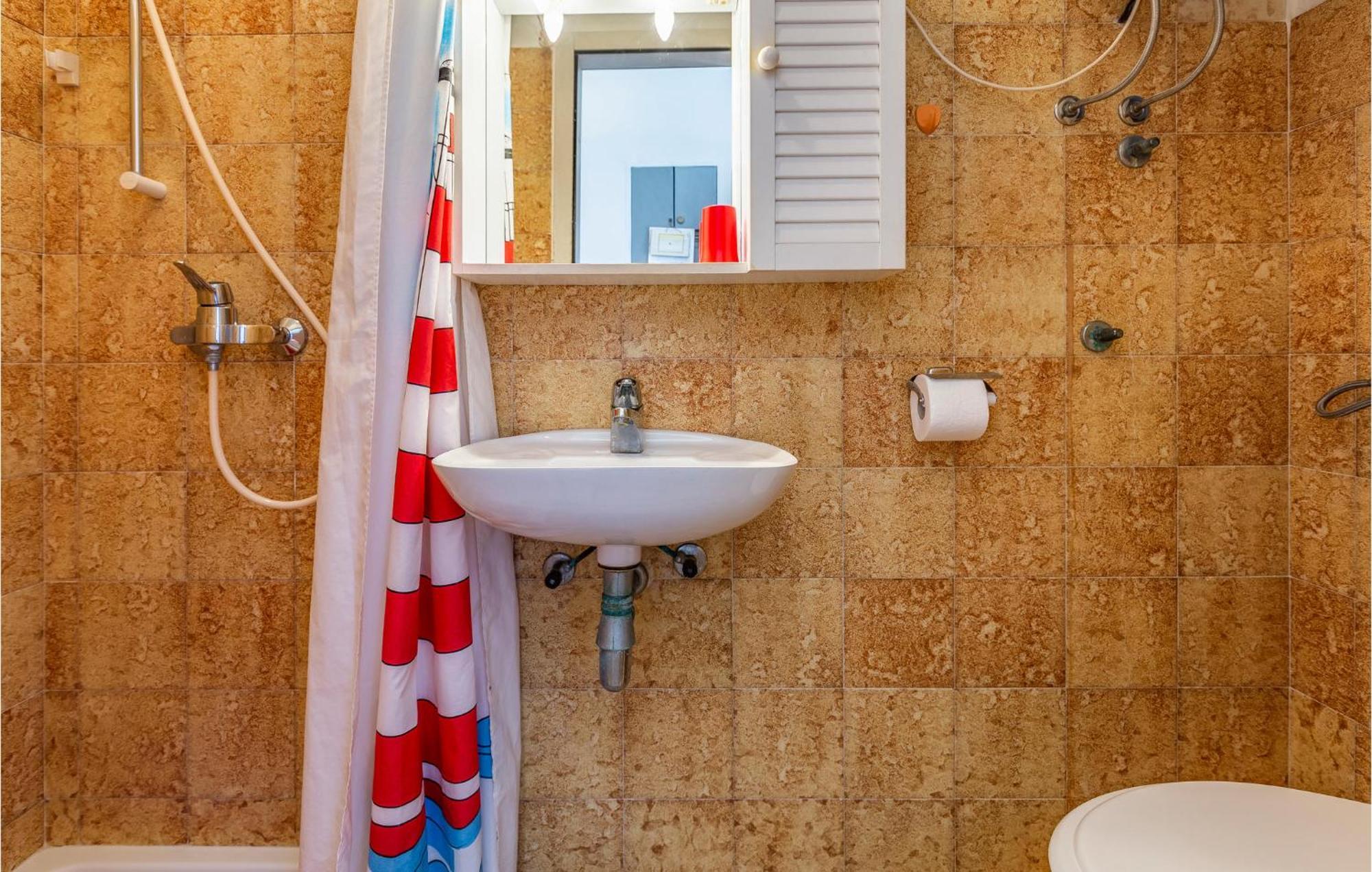 Awesome Apartment In Medulin With Kitchen Esterno foto