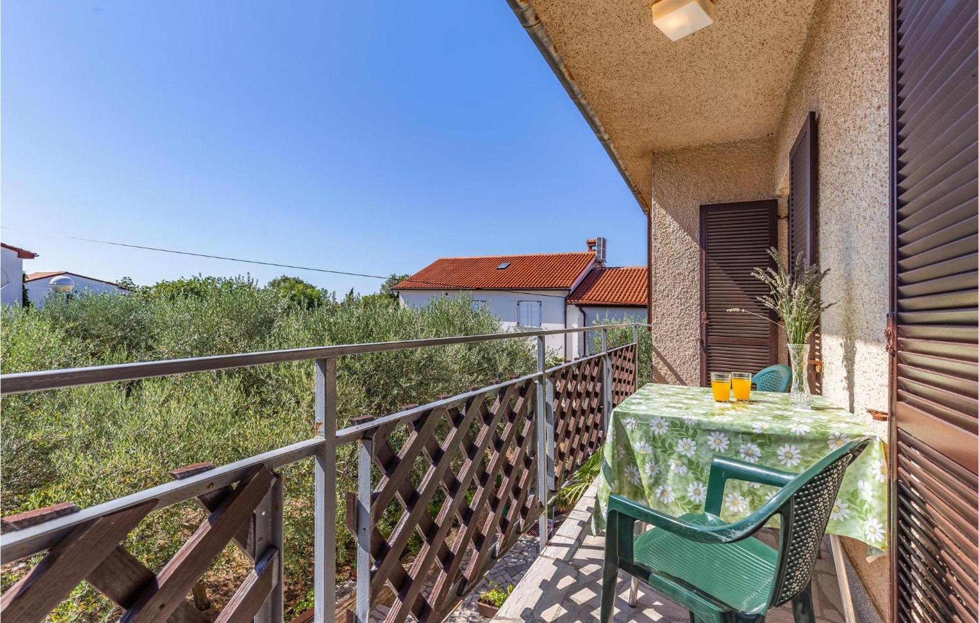 Awesome Apartment In Medulin With Kitchen Esterno foto