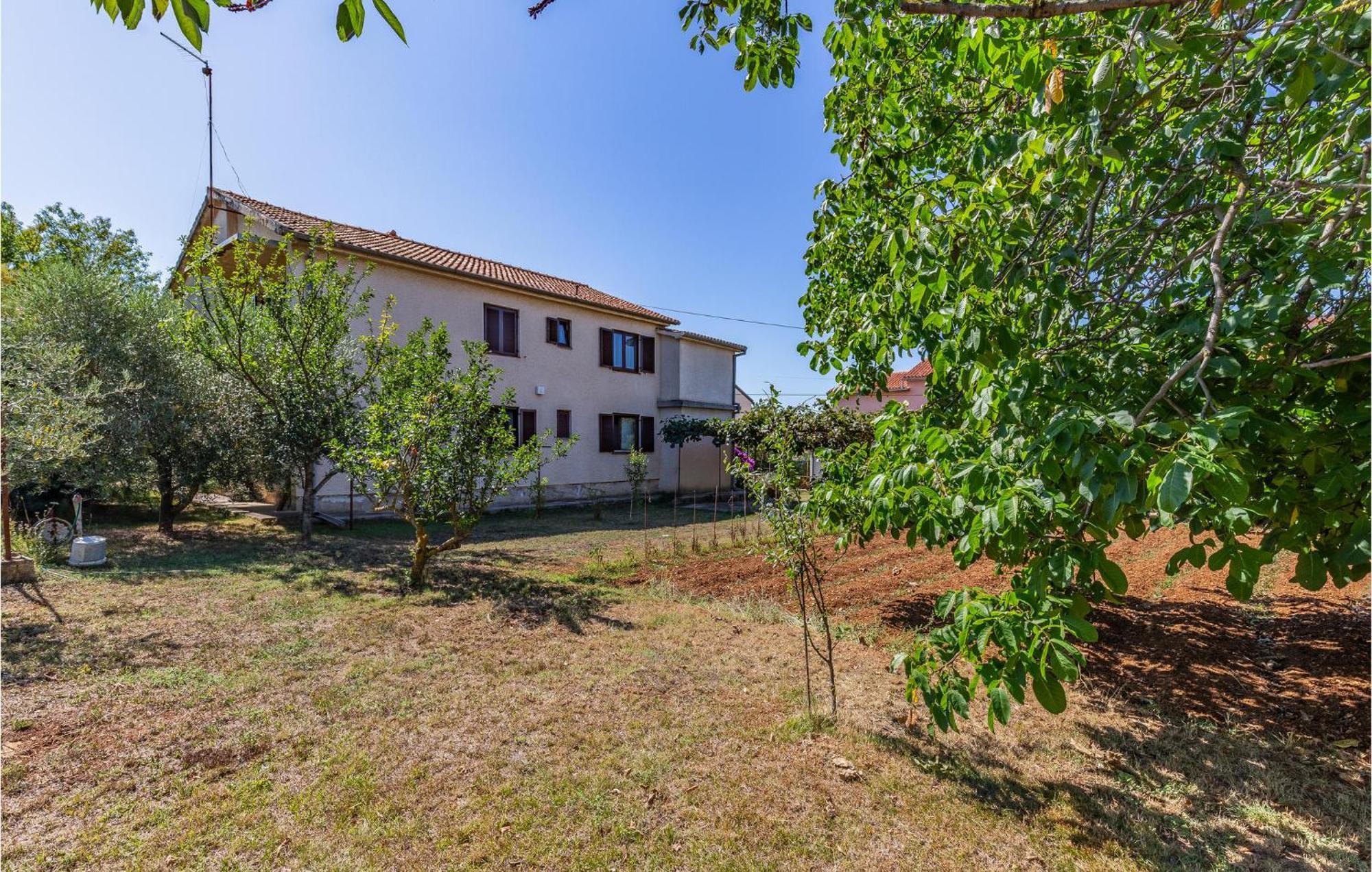 Awesome Apartment In Medulin With Kitchen Esterno foto